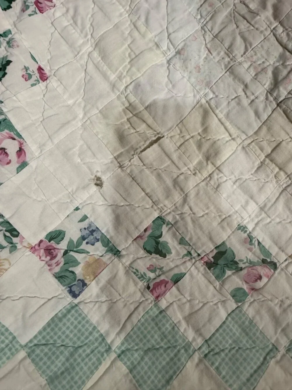 Vintage Handmade Floral Quilt Green White Patchwork Full Queen Scalloped Edges C